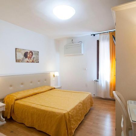 Albergo Ai Tolentini Venise Extérieur photo