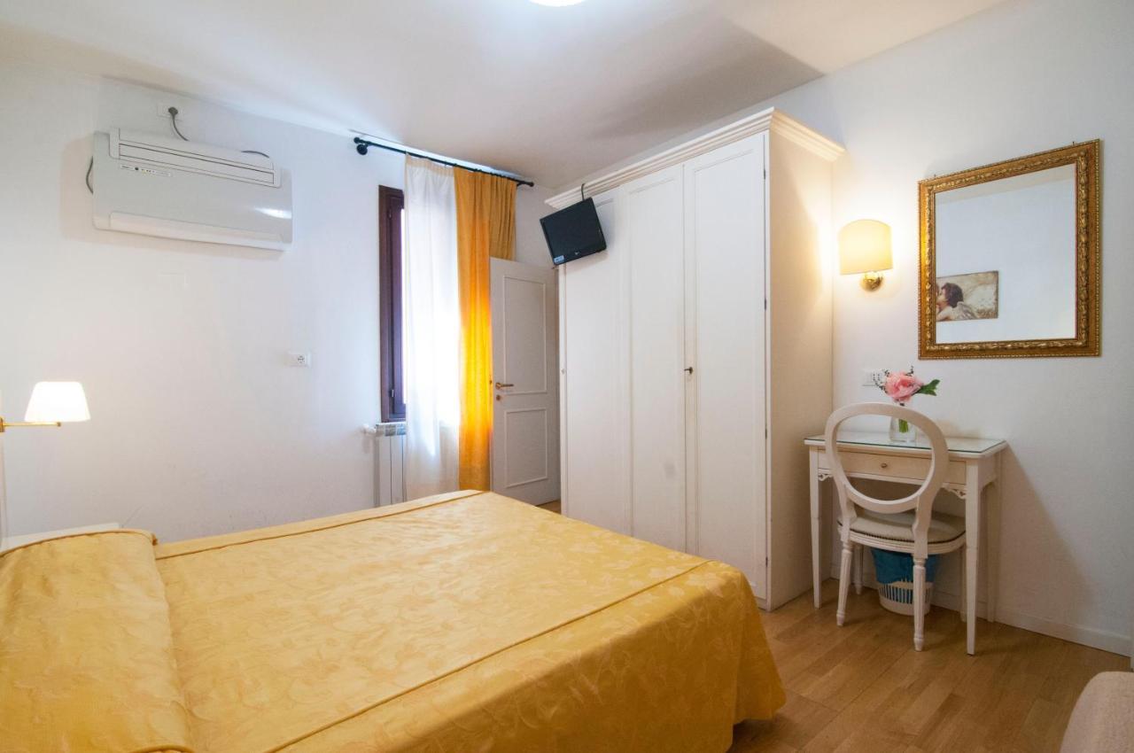 Albergo Ai Tolentini Venise Extérieur photo