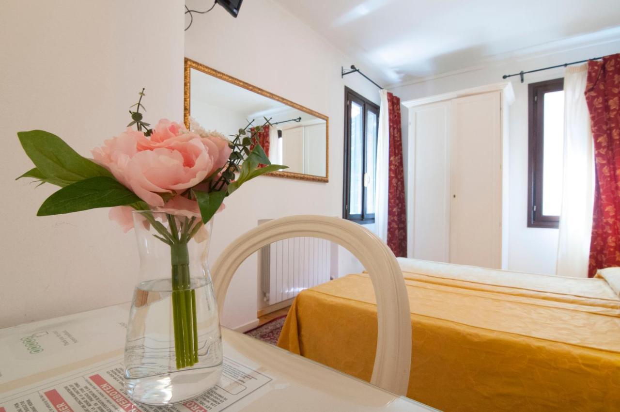 Albergo Ai Tolentini Venise Extérieur photo