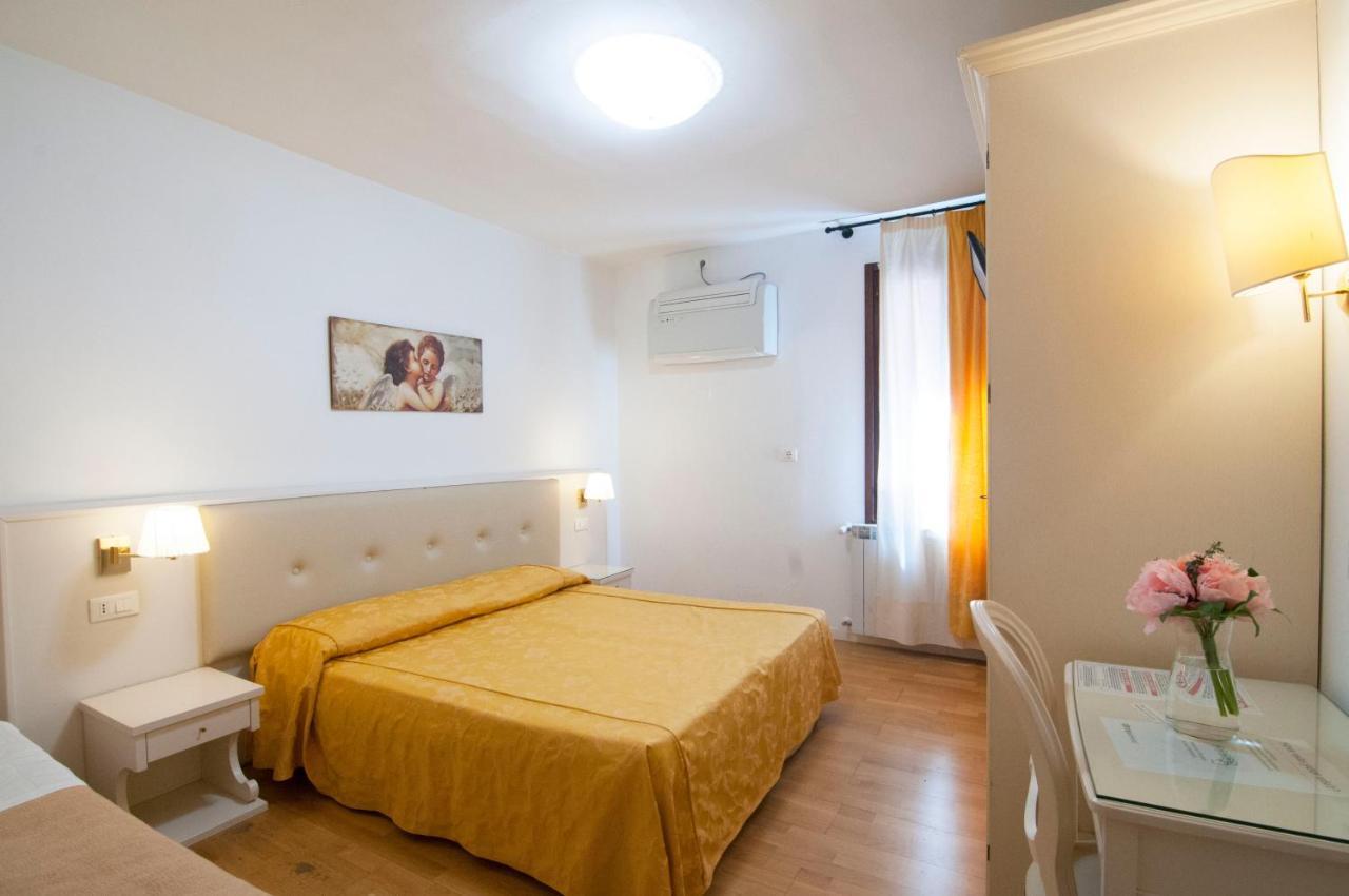 Albergo Ai Tolentini Venise Extérieur photo