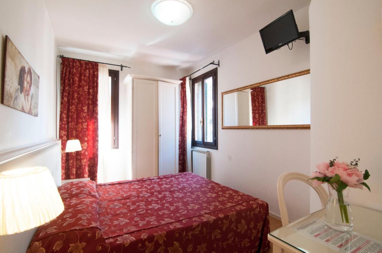 Albergo Ai Tolentini Venise Extérieur photo